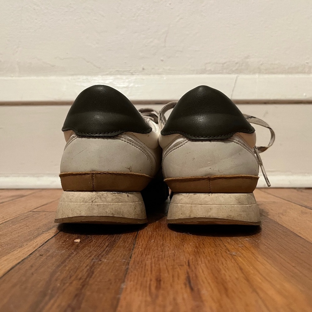Universal threads shoes